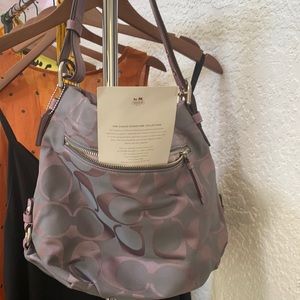 Beautiful Coach Signature Handbag F15067